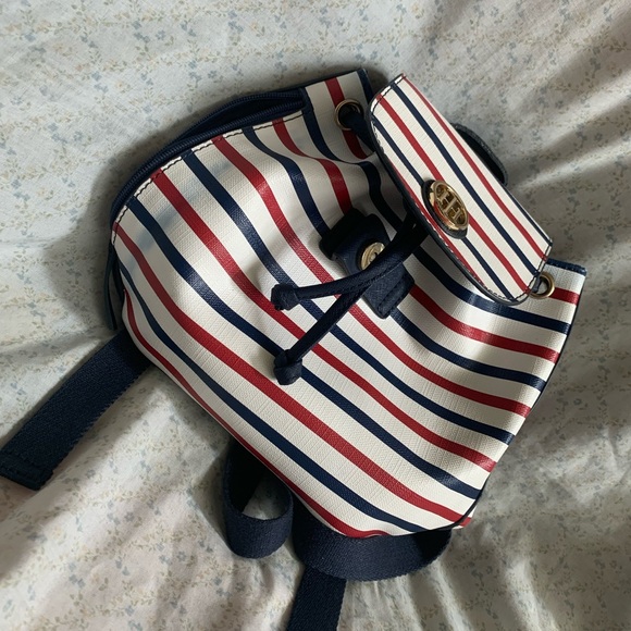 Tommy Hilfiger Backpack - Picture 4 of 4